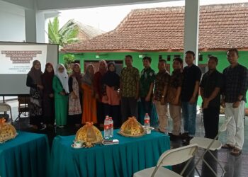 UNTAG SURABAYA ADAKAN PELATIHAN DI DESA PEJAMBON